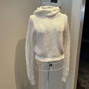 Hollister hooded so cozy and soft sweater